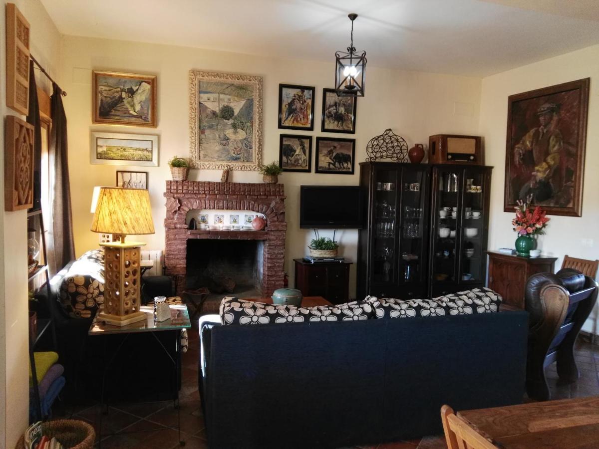 Casa Rural Oregano Кармона Екстериор снимка